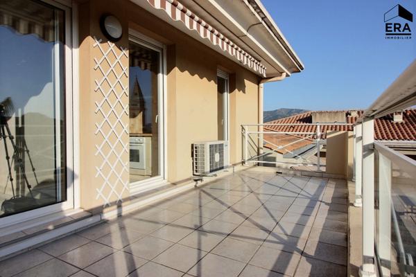 A louer appartement de type 3 avec terrasse au coeur du village de Saint Barnabé