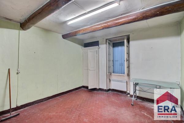 Immeuble de rapport à Orange 252m² - Local commercial et appartement!
