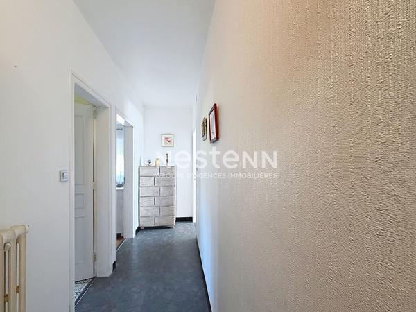 Maison spacieuse à vendre au coeur de Plouray avec terrain constructible