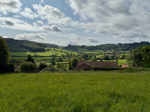 Exclusivité, Terrain à vendre MATOUR (71) centre ville avec accès piéton