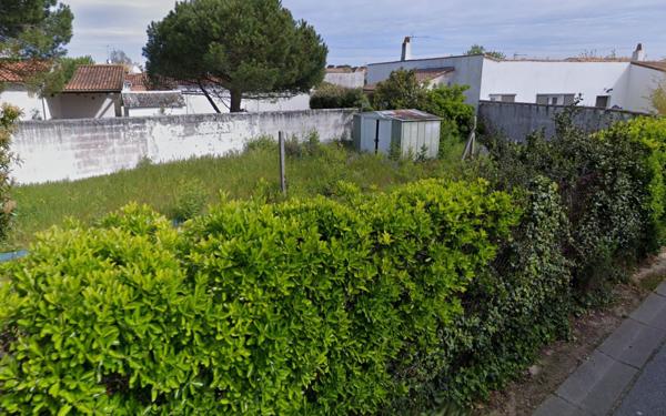 Terrain à vendre    La Flotte