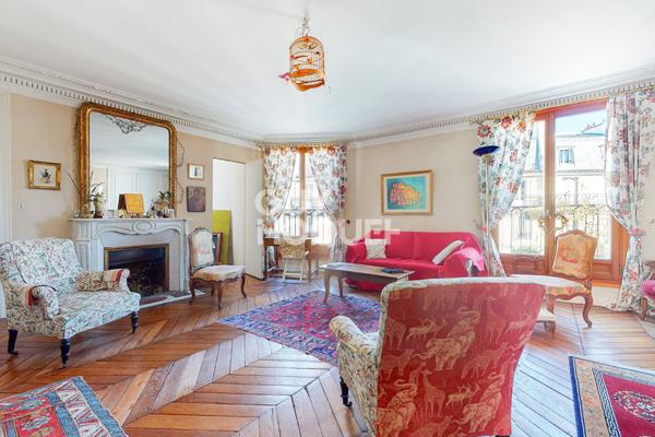 APPARTEMENT A RENOVER - 8 PIECES (231 m²) + BALCON (23 m²) - PARIS 9 CADET