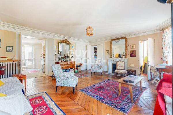 APPARTEMENT A RENOVER - 8 PIECES (231 m²) + BALCON (23 m²) - PARIS 9 CADET