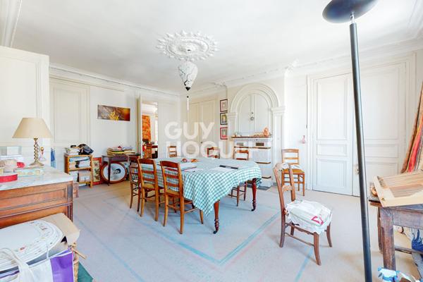 APPARTEMENT A RENOVER - 8 PIECES (231 m²) + BALCON (23 m²) - PARIS 9 CADET