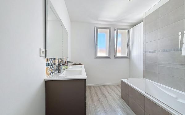 Appartement à vendre    4 pièces •  La Rochelle