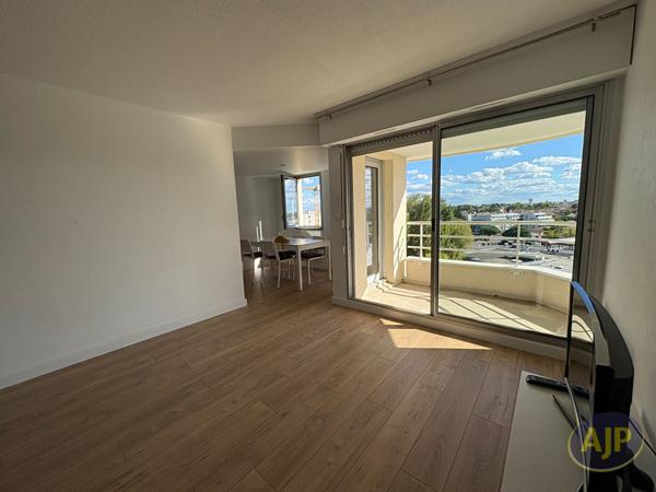Appartement à louer Merignac : 3 pièces, 66m² avec 2 chambre(s) à 1 200€ - AJP Immobilier Bordeaux Saint-Augustin