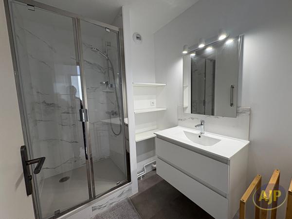 Appartement à louer Merignac : 3 pièces, 66m² avec 2 chambre(s) à 1 200€ - AJP Immobilier Bordeaux Saint-Augustin