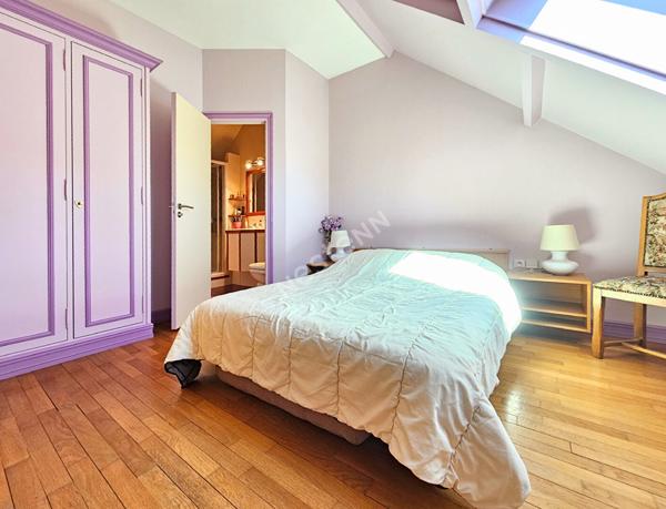 Maison avec vie de plain-pied, sous-sol total et possibilité 3 chambres à Longuesse