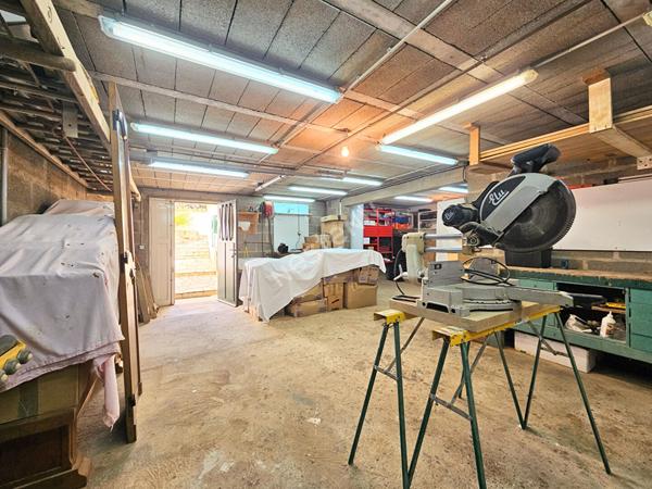 Maison avec vie de plain-pied, sous-sol total et possibilité 3 chambres à Longuesse
