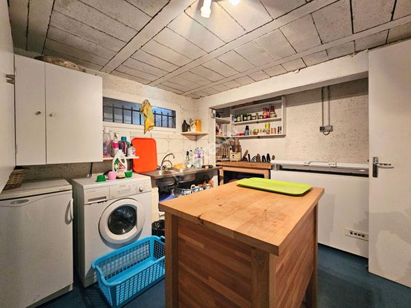 Maison avec vie de plain-pied, sous-sol total et possibilité 3 chambres à Longuesse
