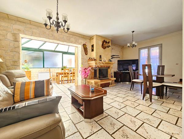 Maison avec vie de plain-pied, sous-sol total et possibilité 3 chambres à Longuesse