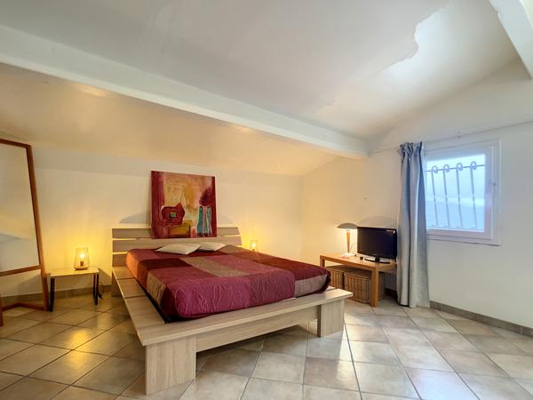 La Livinière (34210) Maison 264 m2, piscine sur un terrain de 2400 m2