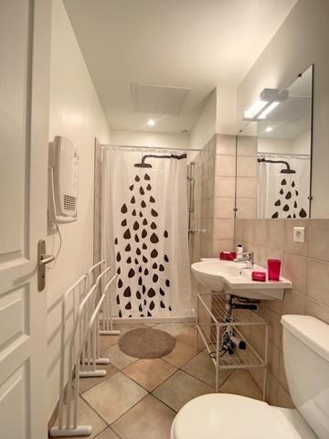 La Livinière (34210) Maison 264 m2, piscine sur un terrain de 2400 m2