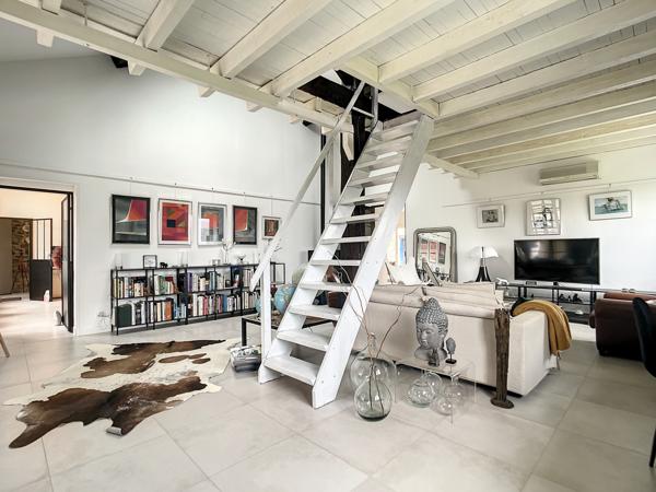 La Livinière (34210) Maison 264 m2, piscine sur un terrain de 2400 m2