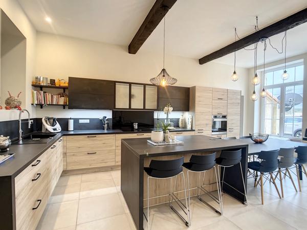 La Livinière (34210) Maison 264 m2, piscine sur un terrain de 2400 m2