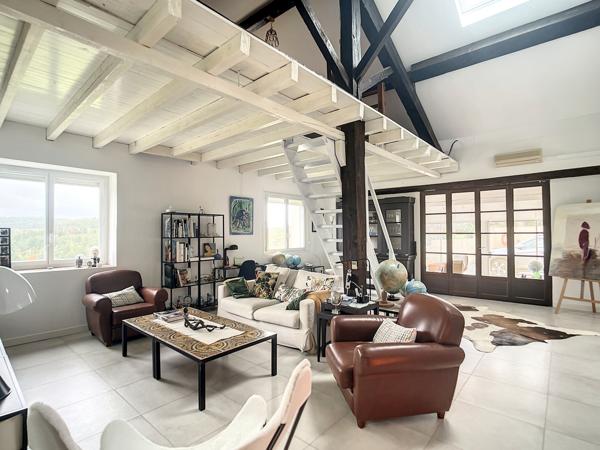 La Livinière (34210) Maison 264 m2, piscine sur un terrain de 2400 m2