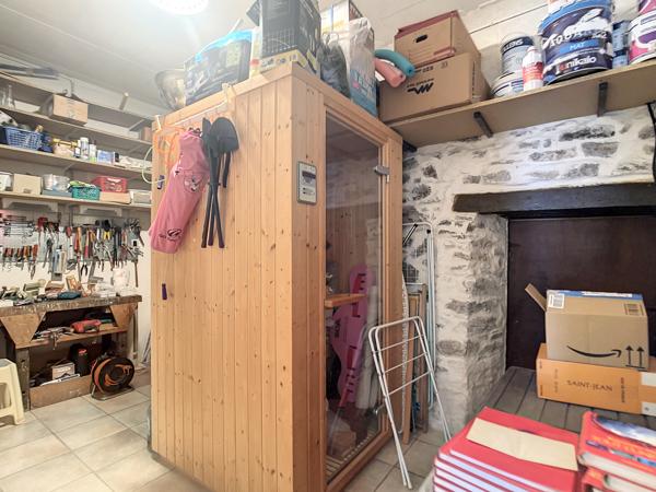 La Livinière (34210) Maison 264 m2, piscine sur un terrain de 2400 m2