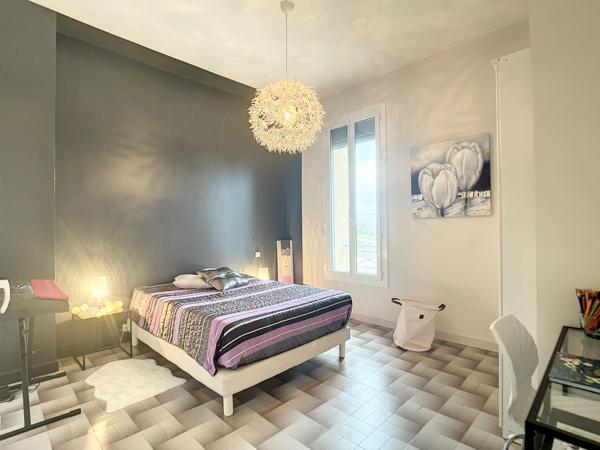 La Livinière (34210) Maison 264 m2, piscine sur un terrain de 2400 m2