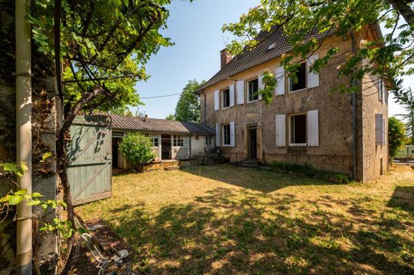 Maison ancienne - Gourdon Payrac – Élégante maison bourgeoise en pierre de 258 m² avec 6 chambres, grange et jardin privé en cour intérieure