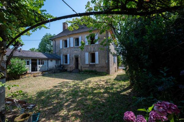 Maison ancienne - Gourdon Payrac – Élégante maison bourgeoise en pierre de 258 m² avec 6 chambres, grange et jardin privé en cour intérieure