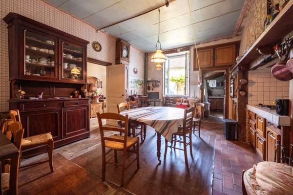 Maison ancienne - Gourdon Payrac – Élégante maison bourgeoise en pierre de 258 m² avec 6 chambres, grange et jardin privé en cour intérieure