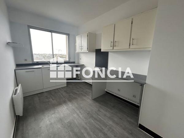 Location Appartement 3 pièces 69.5 m² - 89/95 RUE DE LA TRANCHEE Poitiers 86000