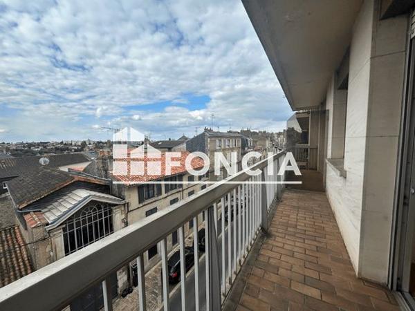 Location Appartement 3 pièces 69.5 m² - 89/95 RUE DE LA TRANCHEE Poitiers 86000