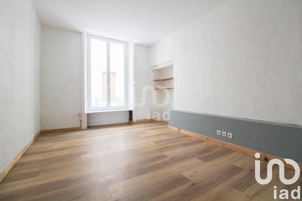 Studio 1 pièce de 30 m² à Saint-Affrique (12400)