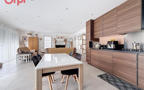 Appartement à vendre    5 pièces • 128 m2 La Seyne-sur-Mer