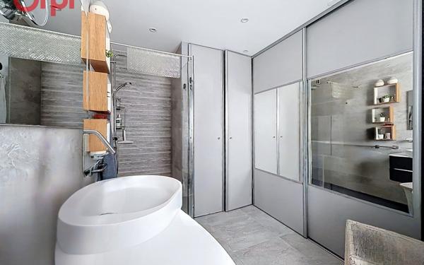 Appartement à vendre    5 pièces • 128 m2 La Seyne-sur-Mer