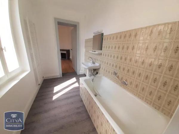 Appartement à louer 2 pièces 55.51m²