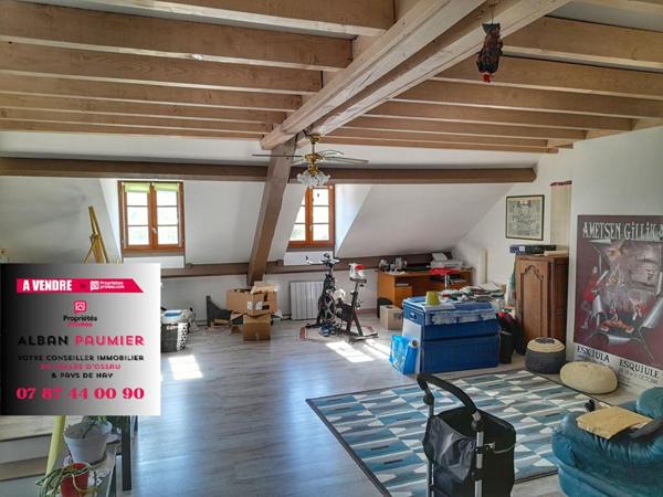 Maison entièrement rénovée avec jardin, alliant cachet et rentabilité locative