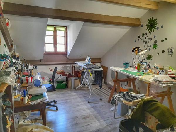 Maison entièrement rénovée avec jardin, alliant cachet et rentabilité locative