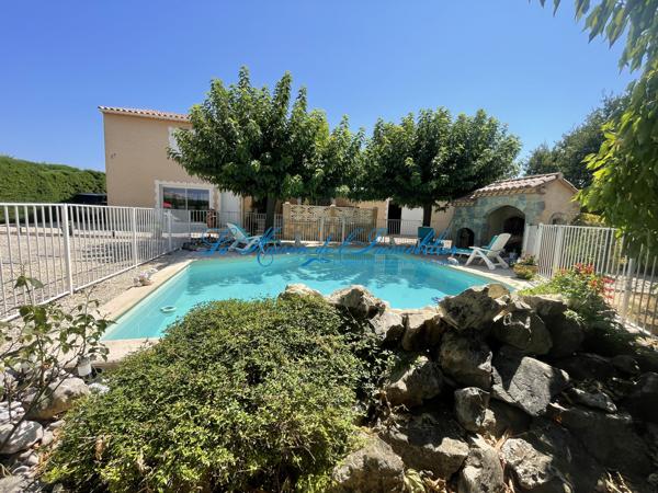 SAINT CHRISTOL LES ALES, en fond d'impasse, charmante villa de tpe F66 de 148 m² hab avec piscine et garage de