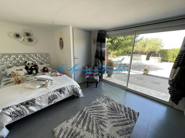 SAINT CHRISTOL LES ALES, en fond d'impasse, charmante villa de tpe F66 de 148 m² hab avec piscine et garage de