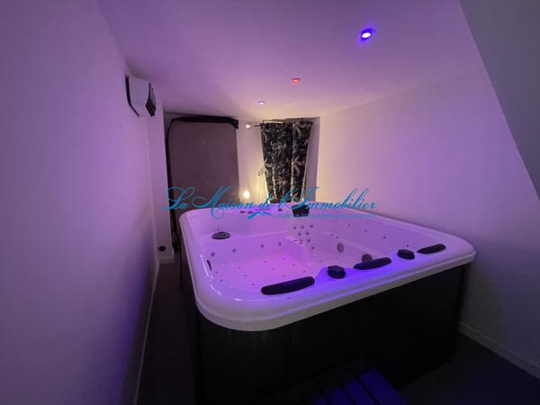SAINT CHRISTOL LES ALES, en fond d'impasse, charmante villa de tpe F66 de 148 m² hab avec piscine et garage de