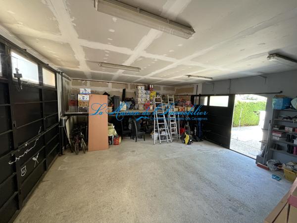 SAINT CHRISTOL LES ALES, en fond d'impasse, charmante villa de tpe F66 de 148 m² hab avec piscine et garage de
