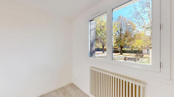 Appartement de type 3 rénové et proche des commodités, situé sur Bourgoin Jallieu