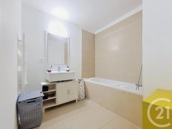 Appartement T3 à vendre  3 pièces - 57,40 m 2   DRAGUIGNAN  - 83