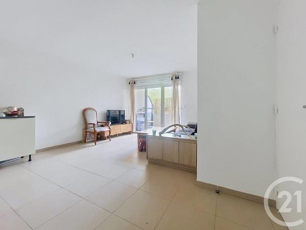 Appartement T3 à vendre  3 pièces - 57,40 m 2   DRAGUIGNAN  - 83