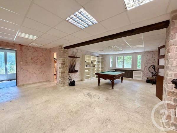 Maison à vendre  6 pièces - 216 m 2   ARLES  - 13