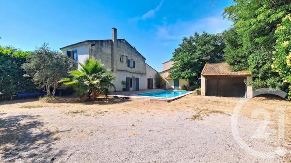Maison à vendre  6 pièces - 216 m 2   ARLES  - 13