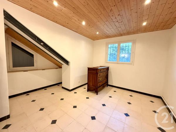 Maison à vendre  6 pièces - 216 m 2   ARLES  - 13