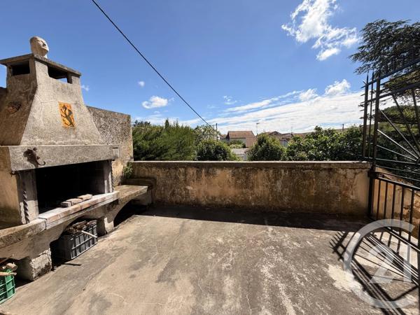 Maison à vendre  6 pièces - 216 m 2   ARLES  - 13