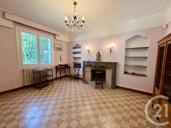 Maison à vendre  6 pièces - 216 m 2   ARLES  - 13