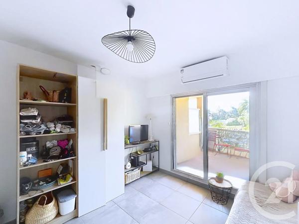 Appartement à vendre  2 pièces - 23 m 2   ANTIBES  - 06