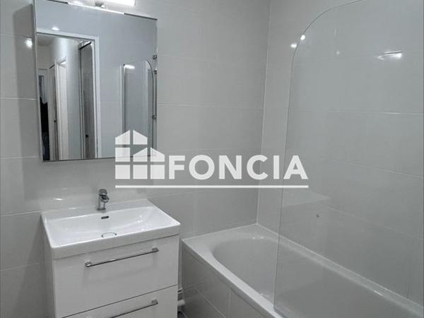 Location Appartement 3 pièces 65.75 m² - 3 SQUARE DU ROI ARTHUR Rennes 35000