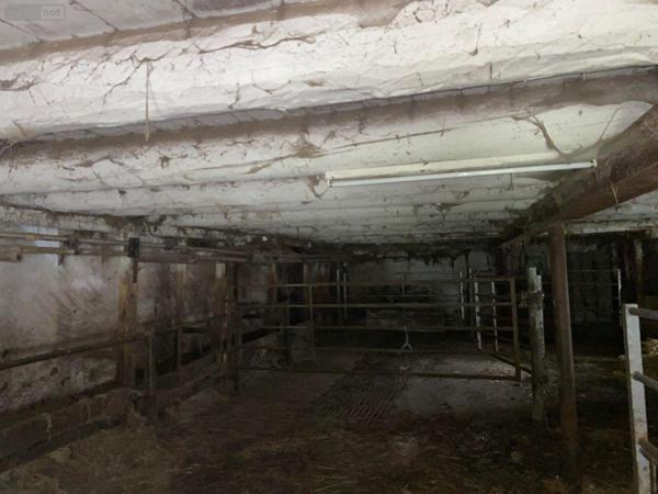 Corps de ferme à vendre à Saint-Saturnin dans le Cantal (15190), ref : BM/2052   
Soulages