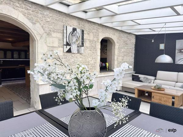 PROPRIÉTÉ DE CARACTÈRE À DOMPIERRE SUR MER.