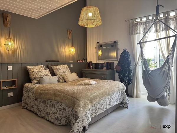 PROPRIÉTÉ DE CARACTÈRE À DOMPIERRE SUR MER.